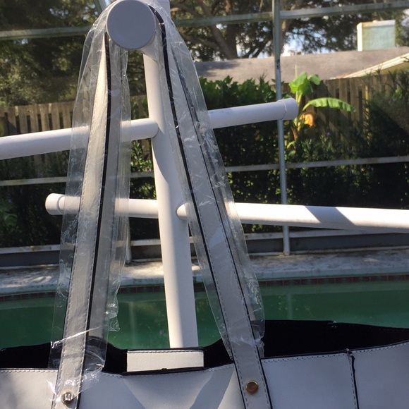 Lulu Dharma Vegan Tote Bag - Picture 5 of 7